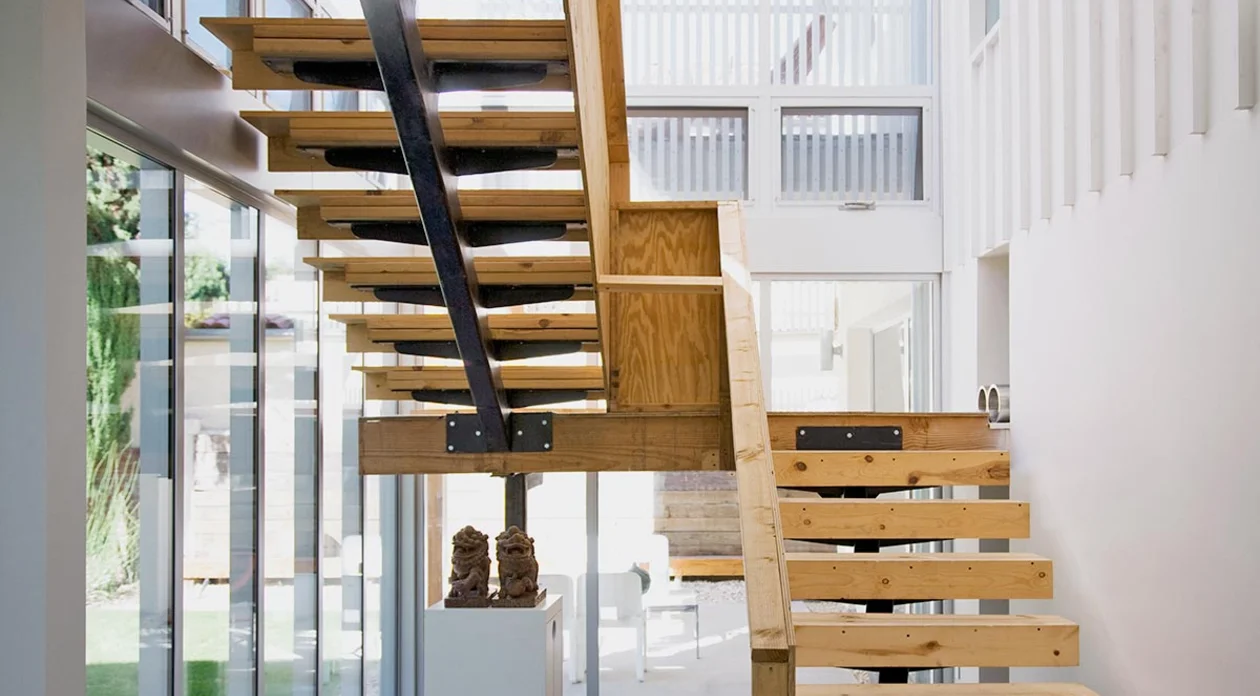 Podesttreppen mit einer Zwischenebene