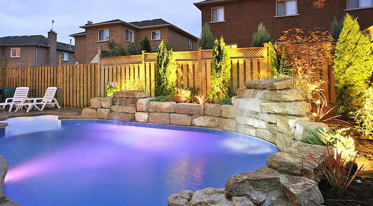 Bauarena Badwelt Aussenpool und Whirlpool
