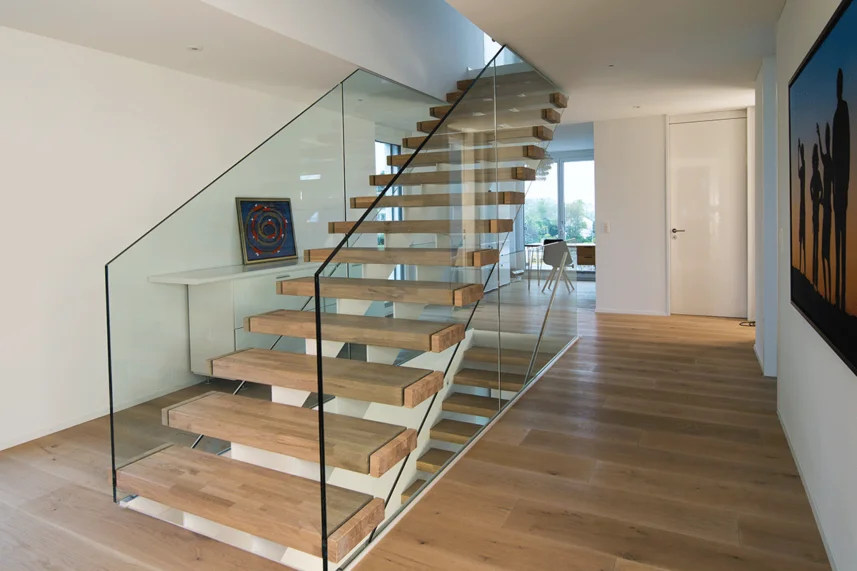 Treppe mit Glasgeländer. Bild: Keller Treppenbau