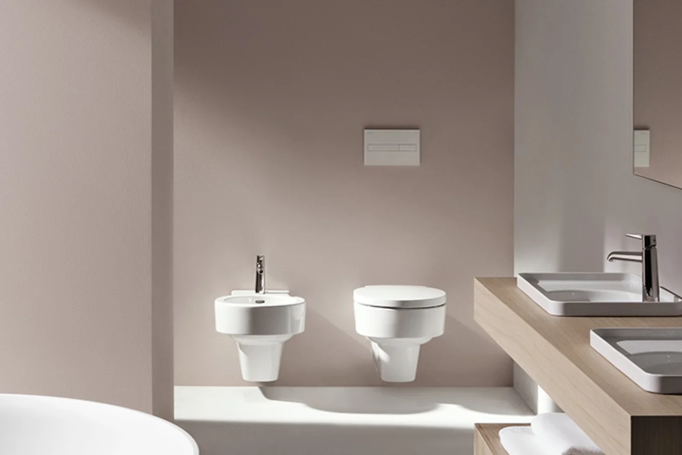 Laufen: Modernes Bidet im Badezimmer