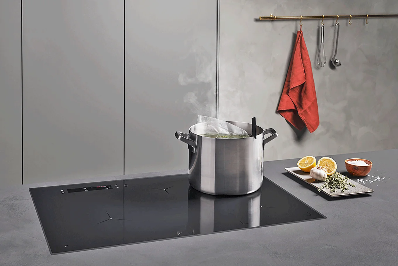Grosse Induktionsplatte Bild: Electrolux