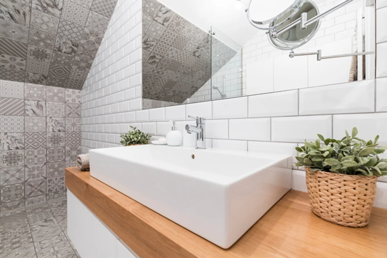 Modernes Badezimmer