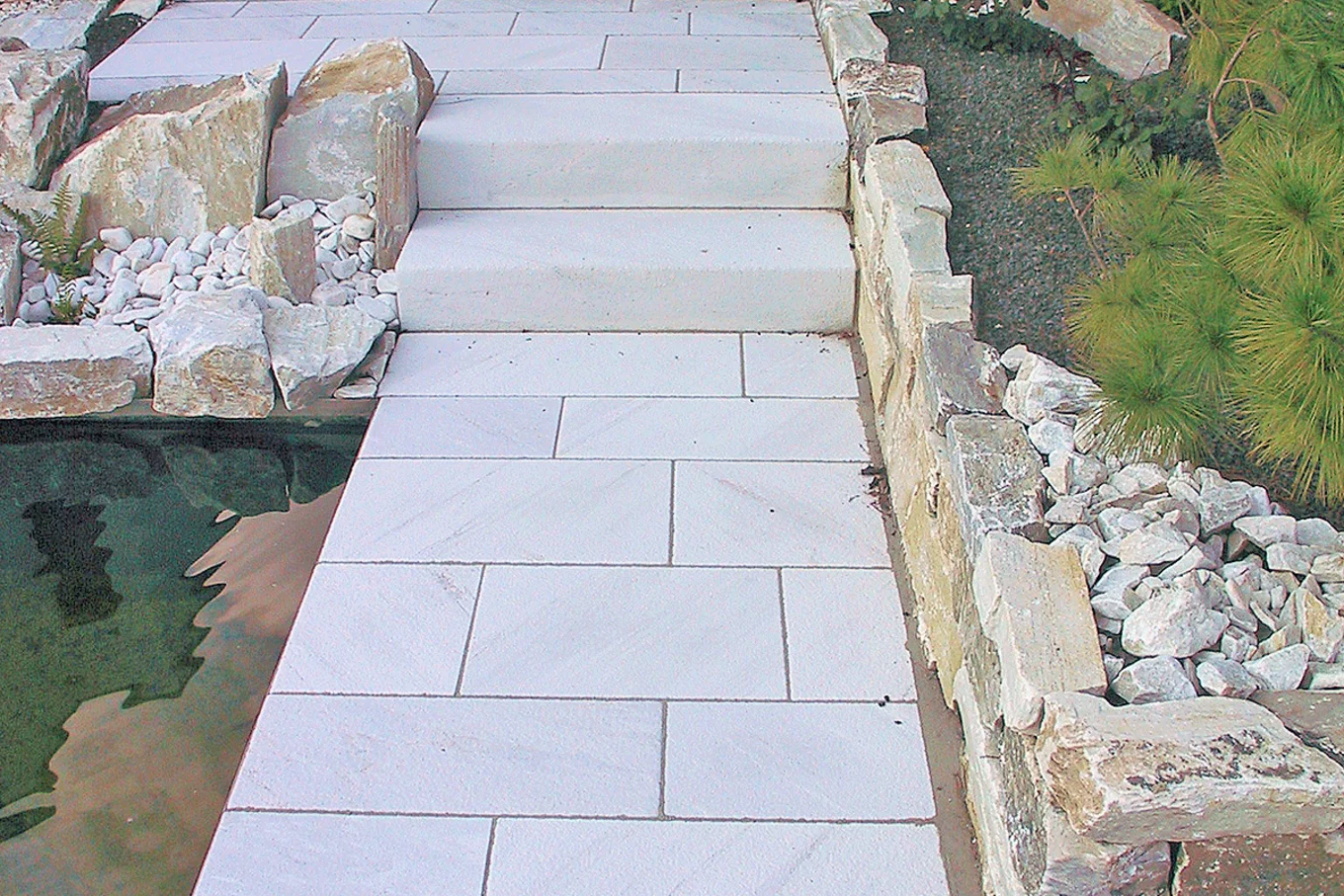 Treppenanlage Rauriser weiss Marmor. Bild: Eckardt Natursteine AG