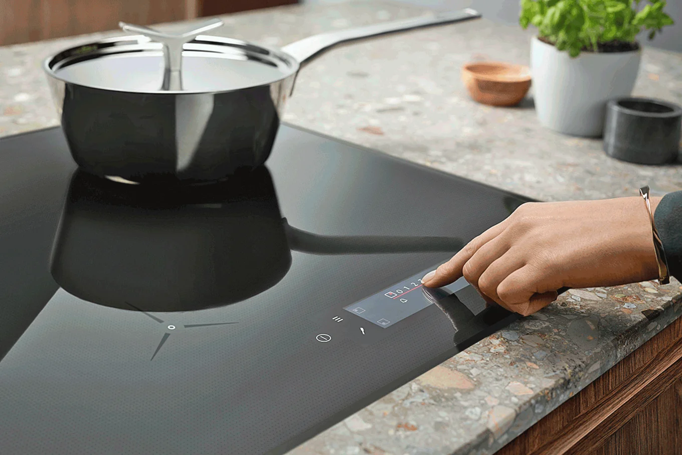 Neue digitale Küchenhelfer. Bild: Electrolux AG